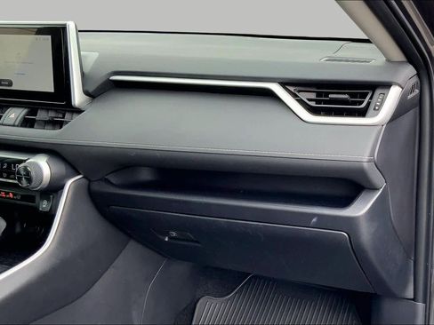 Used 2025 Toyota RAV4 XLE w/ Convenience Package FWD image 19