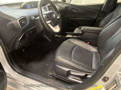 Used 2016 Toyota Prius Four image 11