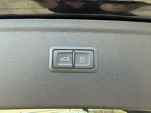 Used 2022 Audi Q5 2.0T Prestige image 12