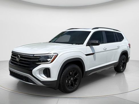 New 2026 Volkswagen Atlas Peak Edition AWD/4WD image 1