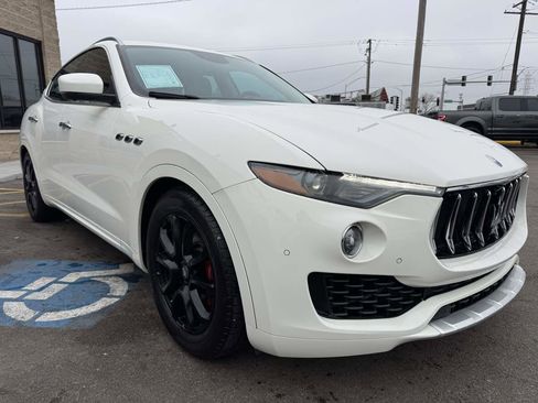 Used 2017 Maserati Levante w/ Luxury Package image 3