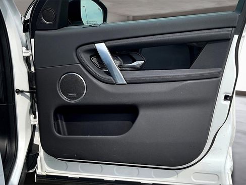 Certified 2025 Land Rover Discovery Sport S image 19