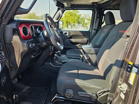 Used 2021 Jeep Wrangler Unlimited Rubicon image 10