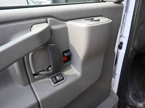 New 2024 GMC Savana 4500 w/ Power Convenience Package RWD image 4