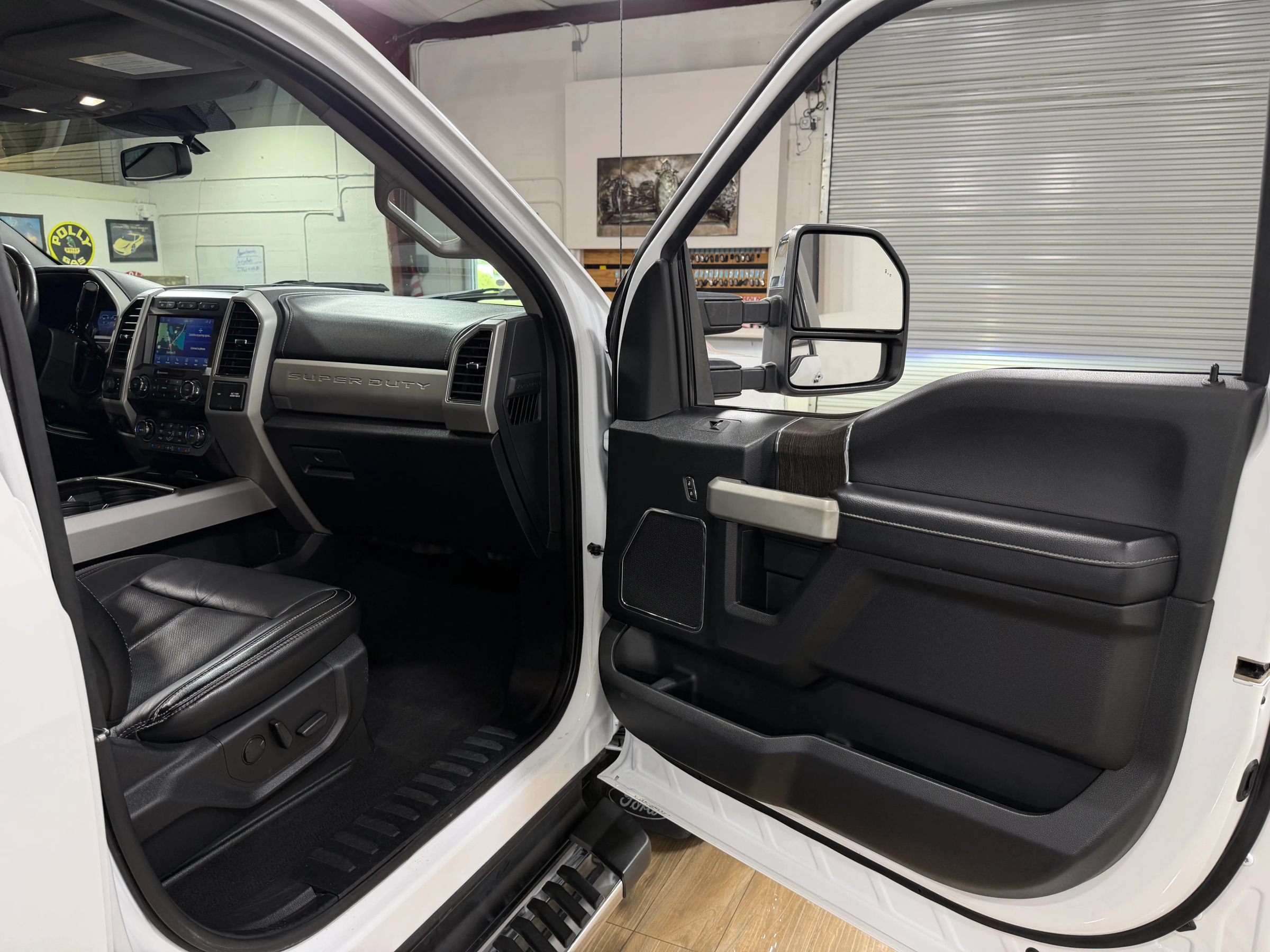 Used 2020 Ford F350 Lariat w/ Lariat Ultimate Package AWD/4WD image 13