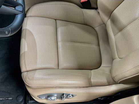 Certified 2026 Porsche Macan AWD/4WD image 21