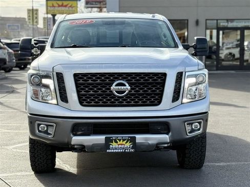 Used 2019 Nissan Titan PRO-4X w/ Pro-4x Convenience Package AWD/4WD image 2