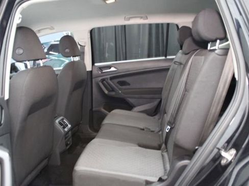 Used 2018 Volkswagen Tiguan S image 18