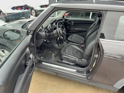 Used 2015 MINI Cooper 2-Door Hardtop image 4