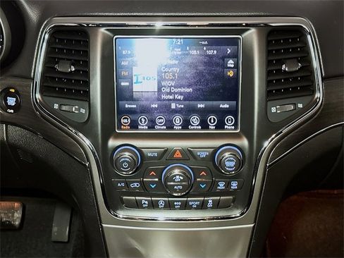 Used 2018 Jeep Grand Cherokee Limited image 12