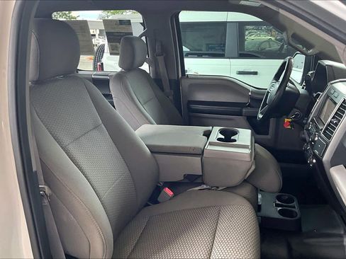 Used 2019 Ford F150 XLT w/ Equipment Group 302A Luxury RWD image 8