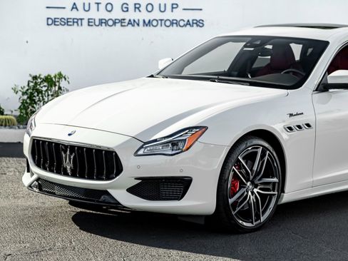 Used 2023 Maserati Quattroporte Modena image 2