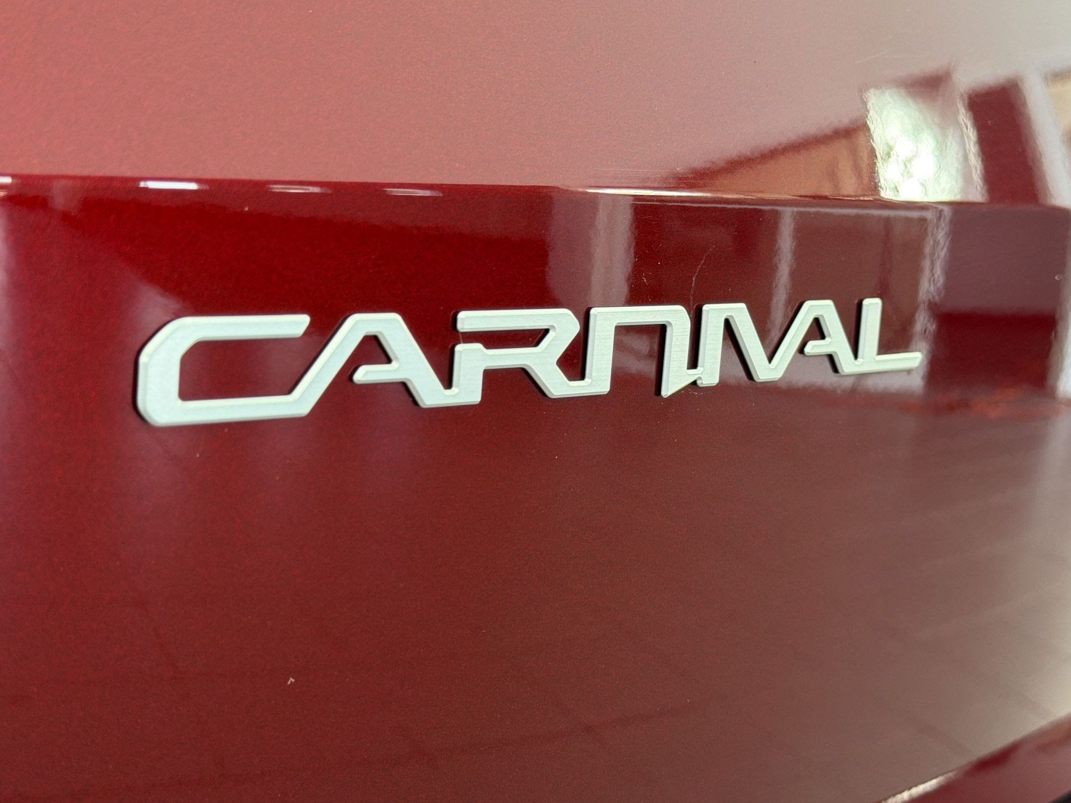 Used 2024 Kia Carnival EX FWD image 37