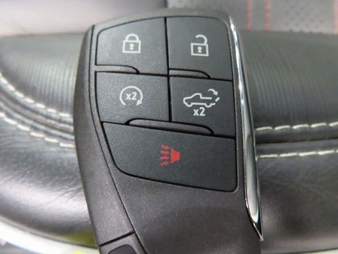 Used 2025 GMC Sierra 2500 AT4X image 80