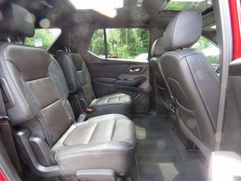 Used 2022 Chevrolet Traverse High Country image 17