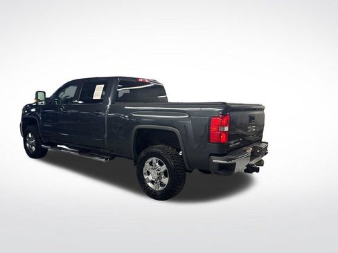 Used 2018 GMC Sierra 2500 SLE w/ SLE Preferred Package AWD/4WD image 3