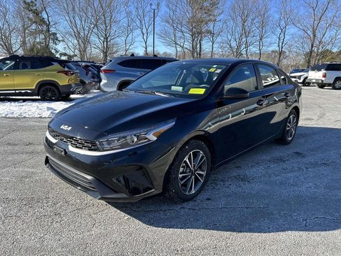 Certified 2023 Kia Forte LXS image 7