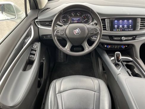 Used 2020 Buick Enclave Essence image 19