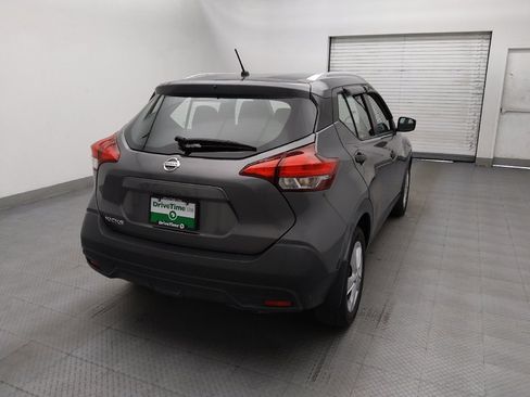 Used 2019 Nissan Kicks S FWD image 7