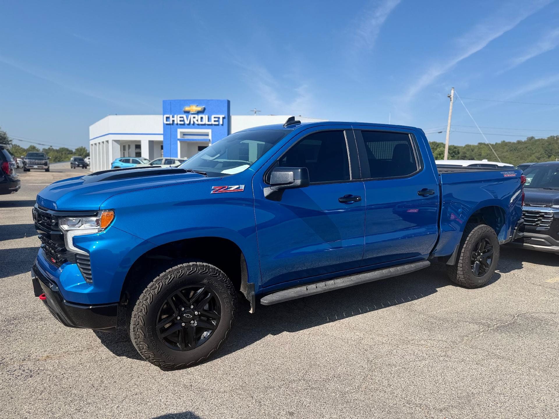 Used 2023 Chevrolet Silverado 1500 LT Trail Boss AWD/4WD image 7