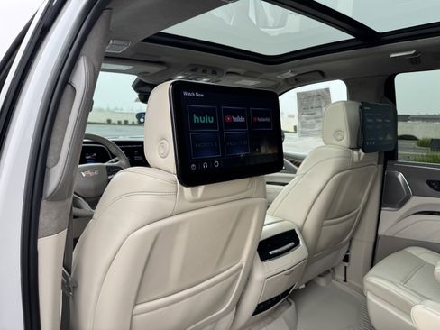 Certified 2022 Cadillac Escalade Sport Platinum image 16
