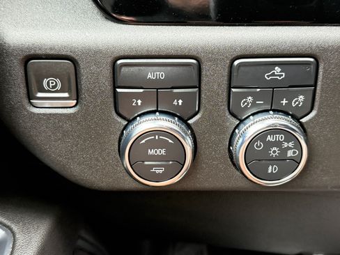 Used 2023 GMC Sierra 1500 Elevation AWD/4WD image 29