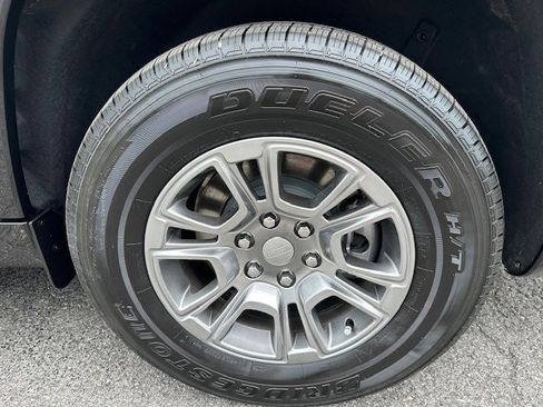 New 2024 Jeep Wagoneer L Base w/ Rear Seat Video Group 1 image 32