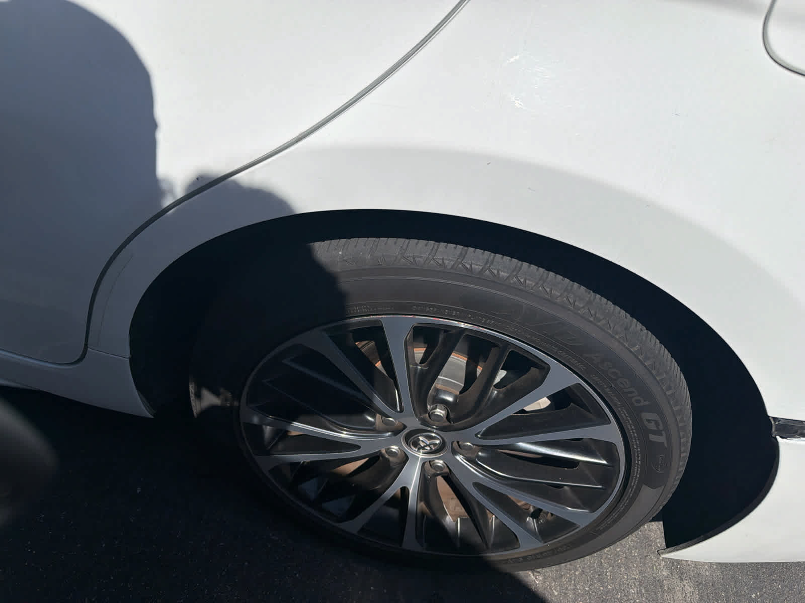 Used 2020 Toyota Camry SE FWD image 7