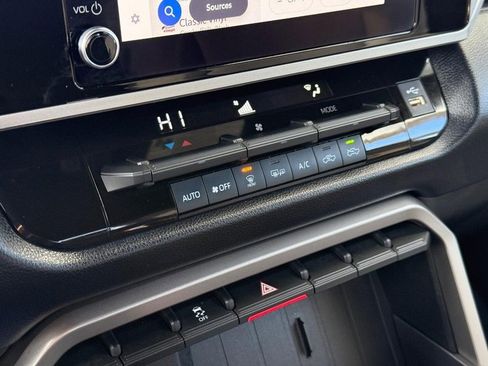 Used 2025 Toyota Tundra SR5 image 28