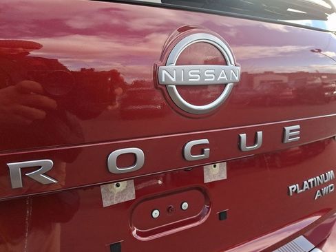 Certified 2024 Nissan Rogue Platinum image 30