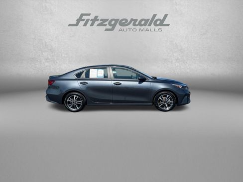 Used 2024 Kia Forte LXS w/ LXS Technology Package FWD image 8
