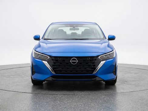 Used 2025 Nissan Sentra SV FWD image 2