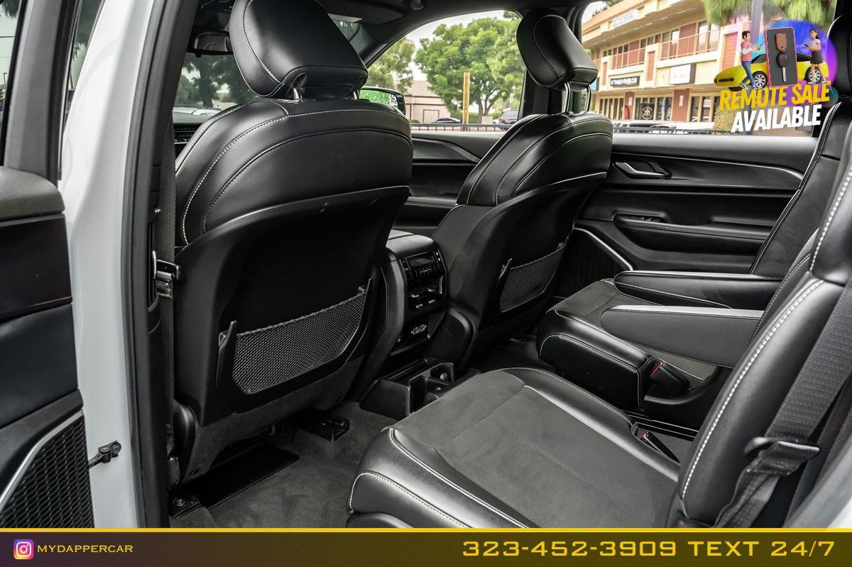 Used 2021 Jeep Grand Cherokee L Laredo RWD image 12