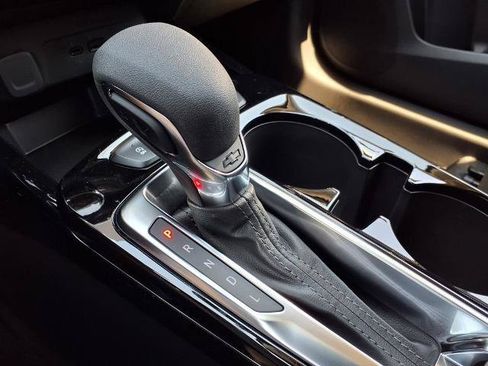 New 2026 Chevrolet Trax LT w/ LT Convenience Package FWD image 25