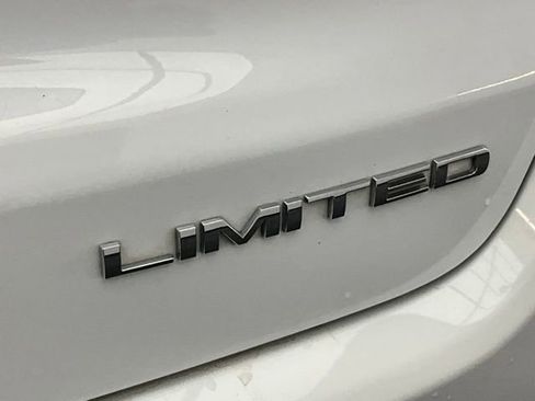 Used 2025 Jeep Compass Limited AWD/4WD image 25