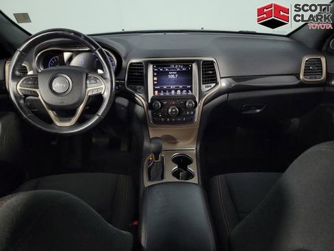 Used 2016 Jeep Grand Cherokee Laredo 75th Anniversary AWD/4WD image 24