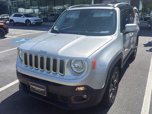 Used 2017 Jeep Renegade Limited AWD/4WD image 2