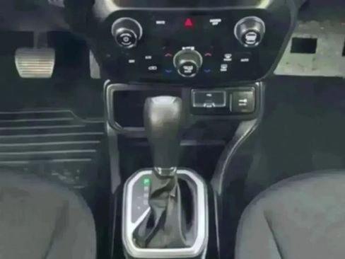Used 2018 Jeep Renegade Sport w/ Power & Air Group FWD image 23