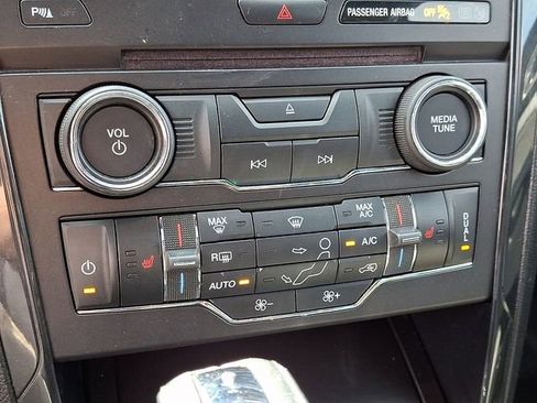 Used 2017 Ford Explorer XLT w/ Equipment Group 202A image 15