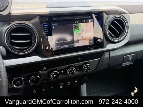 Used 2019 Toyota Tacoma TRD Off-Road w/ Technology Package AWD/4WD image 18