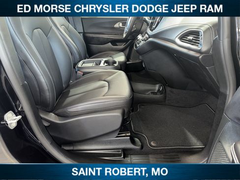 New 2027 Chrysler Pacifica Select AWD/4WD image 32