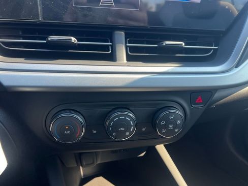 New 2026 Chevrolet Trax RS w/ Sunroof Package image 32