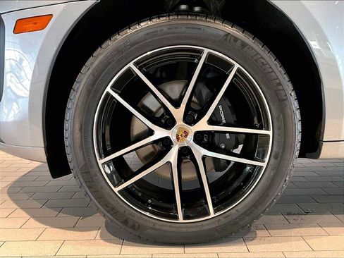 New 2026 Porsche Macan image 11
