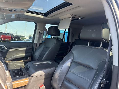 Used 2020 GMC Yukon Denali w/ Denali Ultimate Black Edition image 5