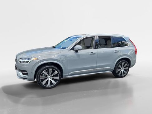 Certified 2025 Volvo XC90 T8 Plus w/ Protection Package Premier AWD/4WD image 3
