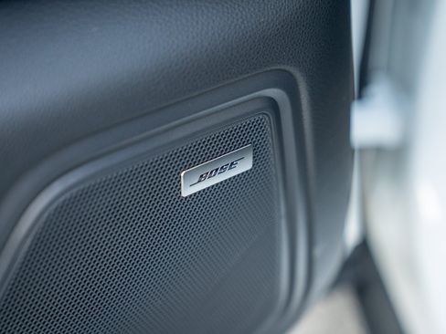 Certified 2026 Porsche Macan AWD/4WD image 11