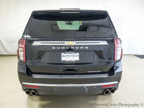 Used 2021 Chevrolet Suburban Premier AWD/4WD image 6
