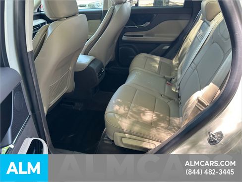 Used 2024 Lincoln Corsair Grand Touring AWD/4WD image 12