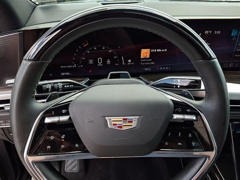 Used 2026 Cadillac Escalade ESV Luxury w/ LPO, Floor Liner Package AWD/4WD image 21