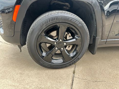 Used 2023 Jeep Grand Cherokee Altitude image 21